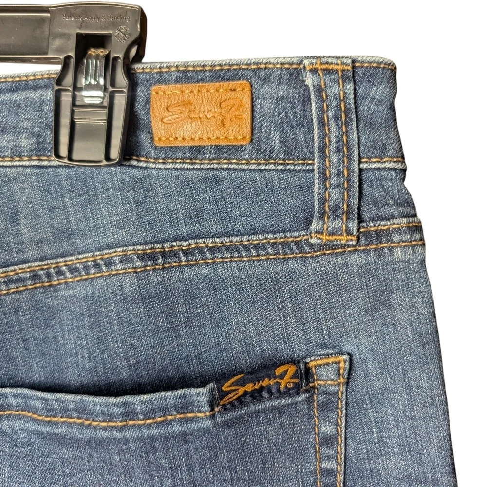 Seven7 Classic Light Blue Jean Denim Shorts Frayed Hem Zipper Pockets Button EUC